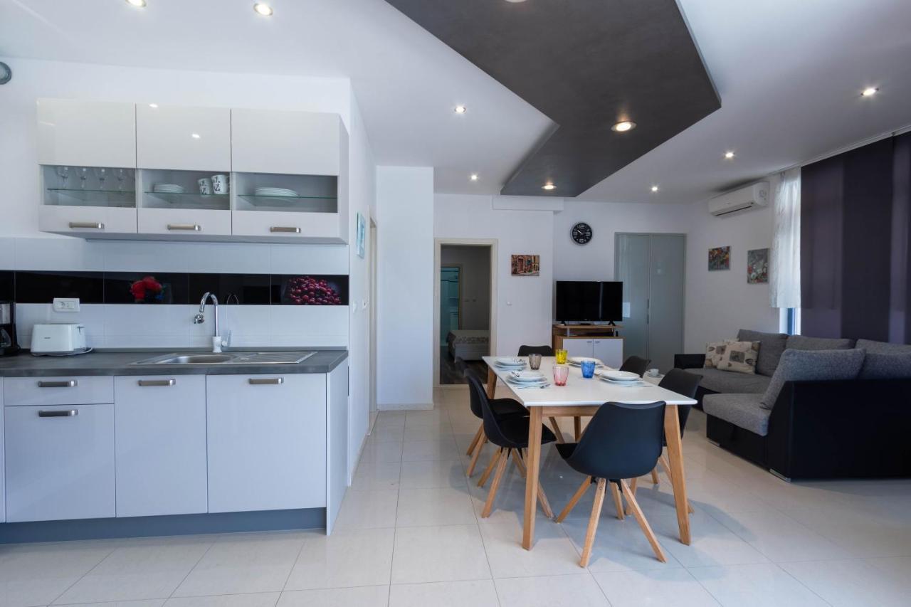 Apartman Dora بودْسْتغانا المظهر الخارجي الصورة