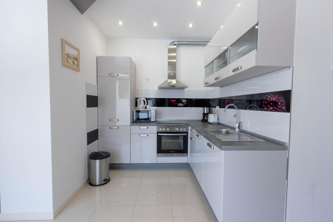 Apartman Dora بودْسْتغانا المظهر الخارجي الصورة